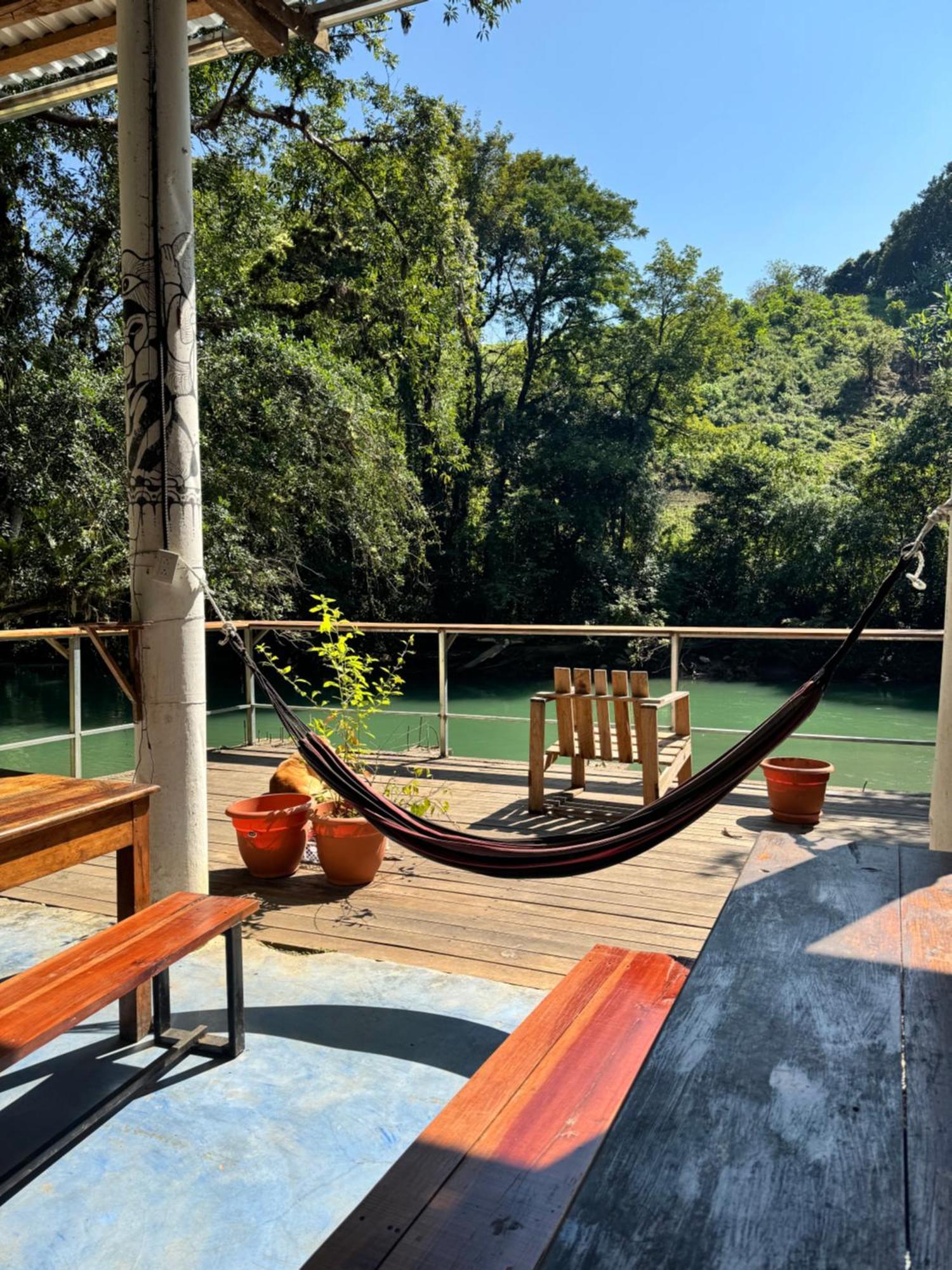 Pachamaya River Hostel Lanquín Eksteriør billede